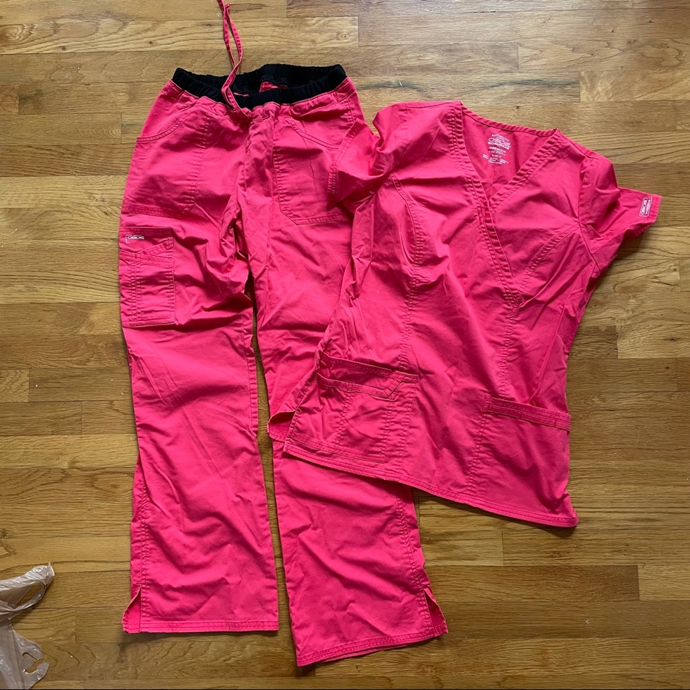 Scrub set